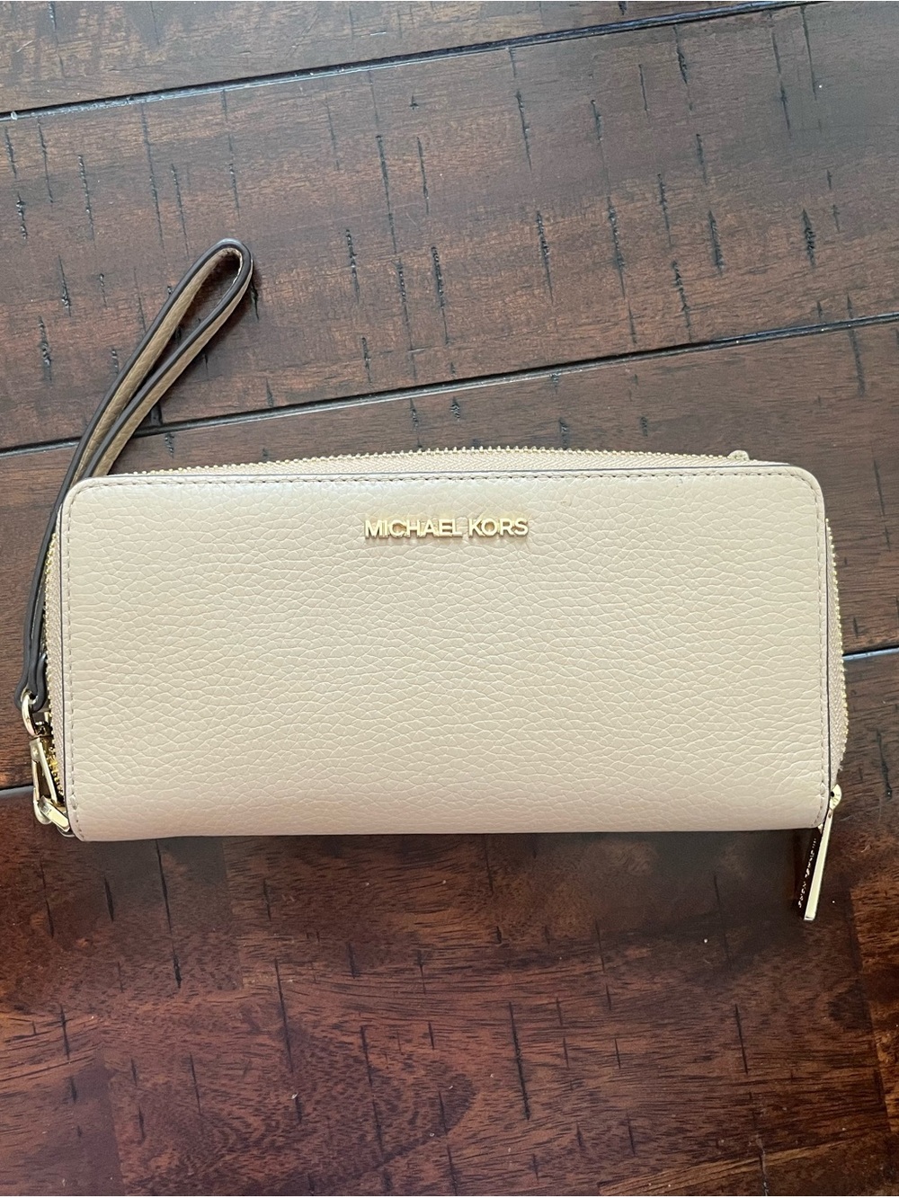 Michael Kors Cream Jet Set Pebbled Leather Zip Wristlet